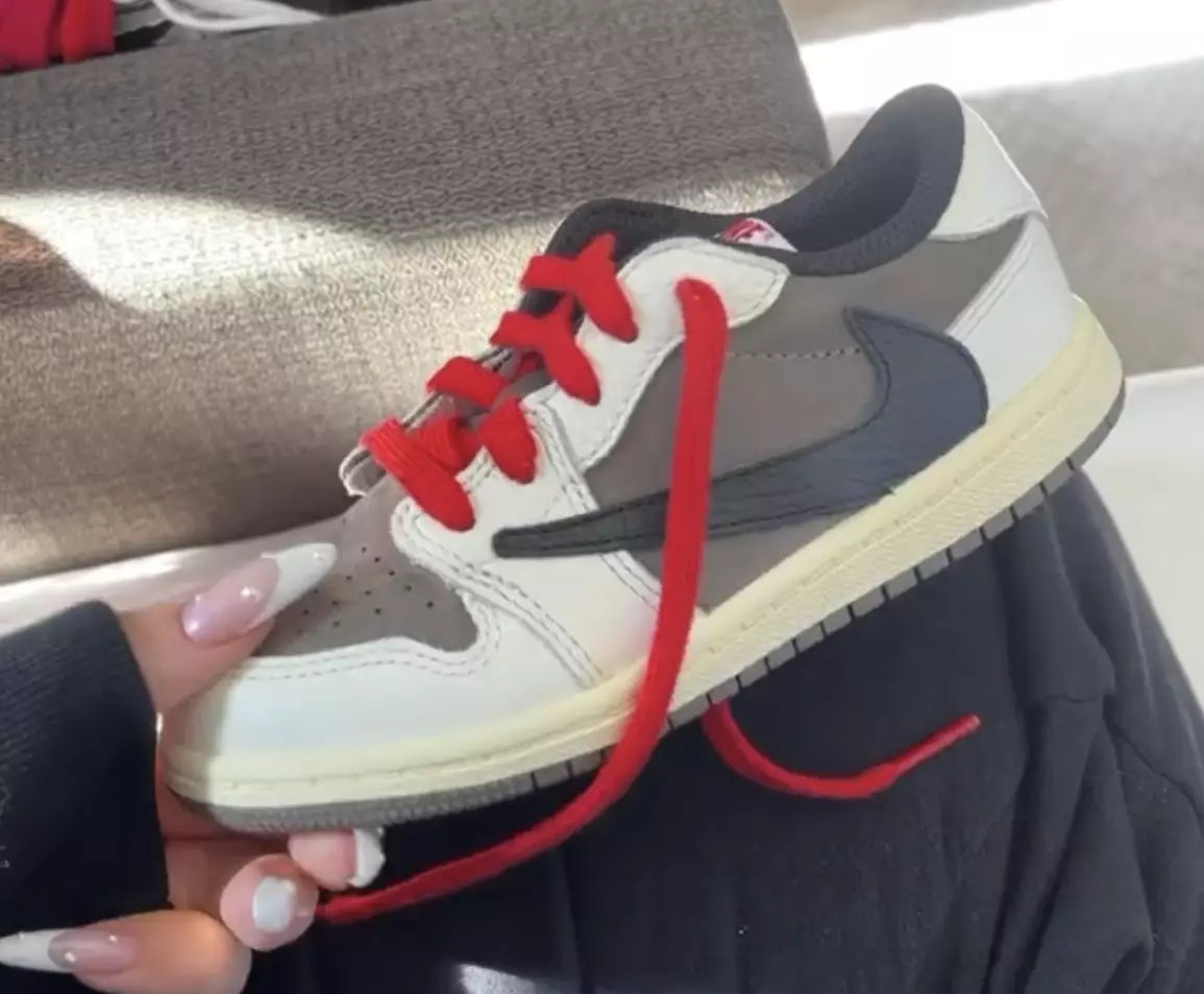 Travis Scott Air Jordan 1 Düşük 2022