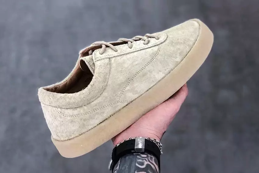 En bedre titt på YEEZY sesong 6 Snaggy Suede Crepe Sneaker