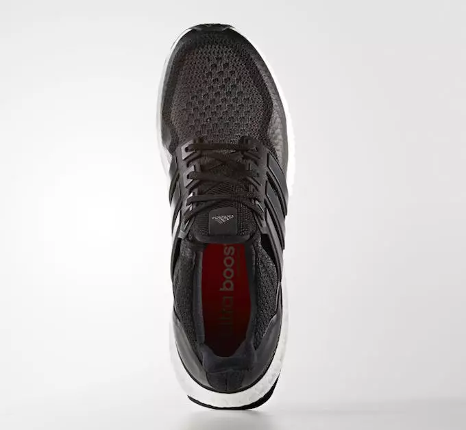 Adidas Ultra Boost musta päällystetty