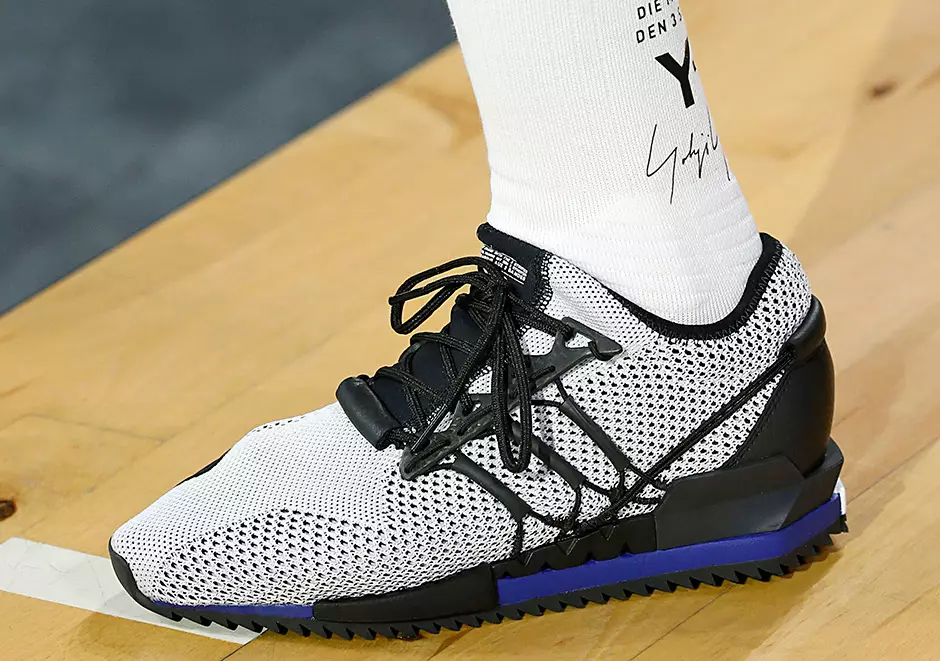 Adidas Y-3 priekšskatījumi 2018. gada pavasara/vasaras kolekcijai Parīzē 45566_11