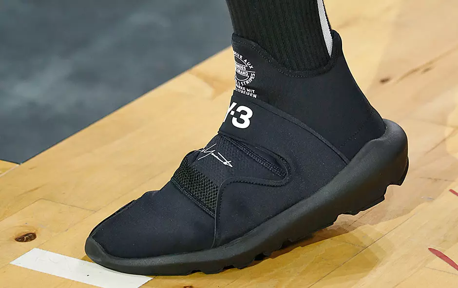 Adidas Y-3 Previews 2018 tavaszi/nyári kollekció Párizsban 45566_19