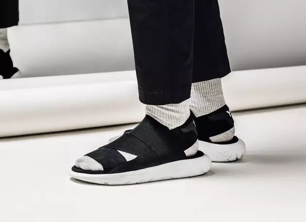 adidas Y-3 Qasa Sandal Core Nyeupe Nyeusi