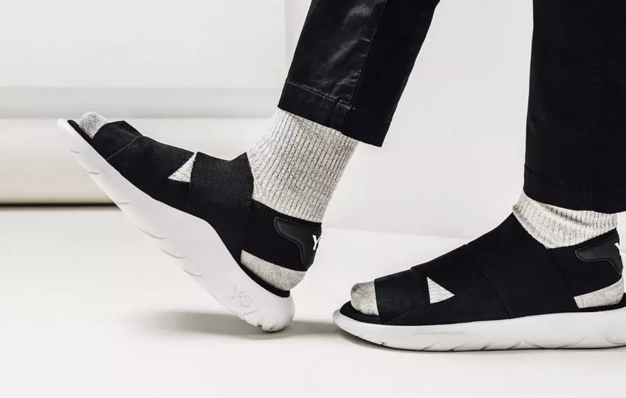 Adidas Y-3 Qasa Sandal Core Musta valkoinen