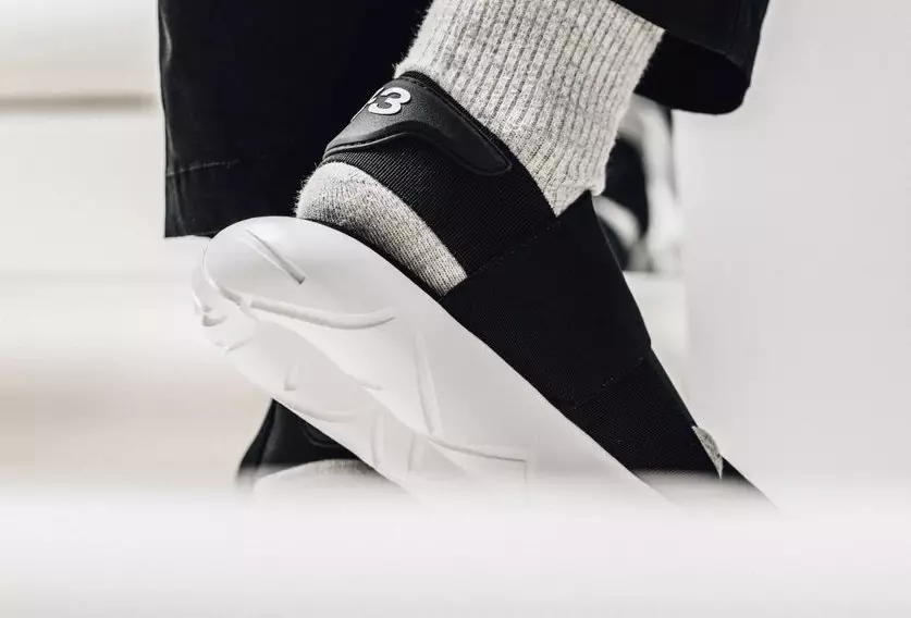 Sandàlia adidas Y-3 Qasa Core Negre Blanc