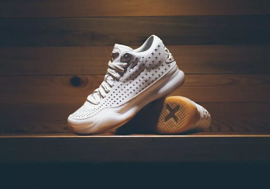 Kobe 10 EXT Mid White Gum