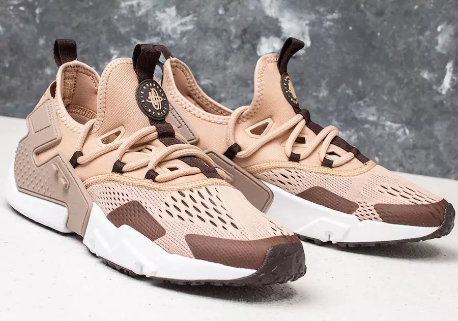 Nike Air Huarache Drift သဲကို ရှူရှိုက်ပါ။