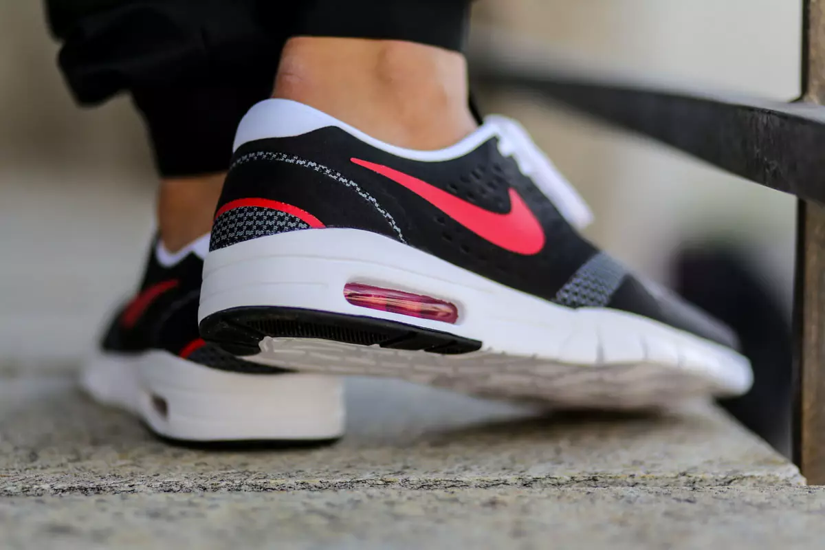 Nike SB Eric Koston 2 Max Black Universiti Merah