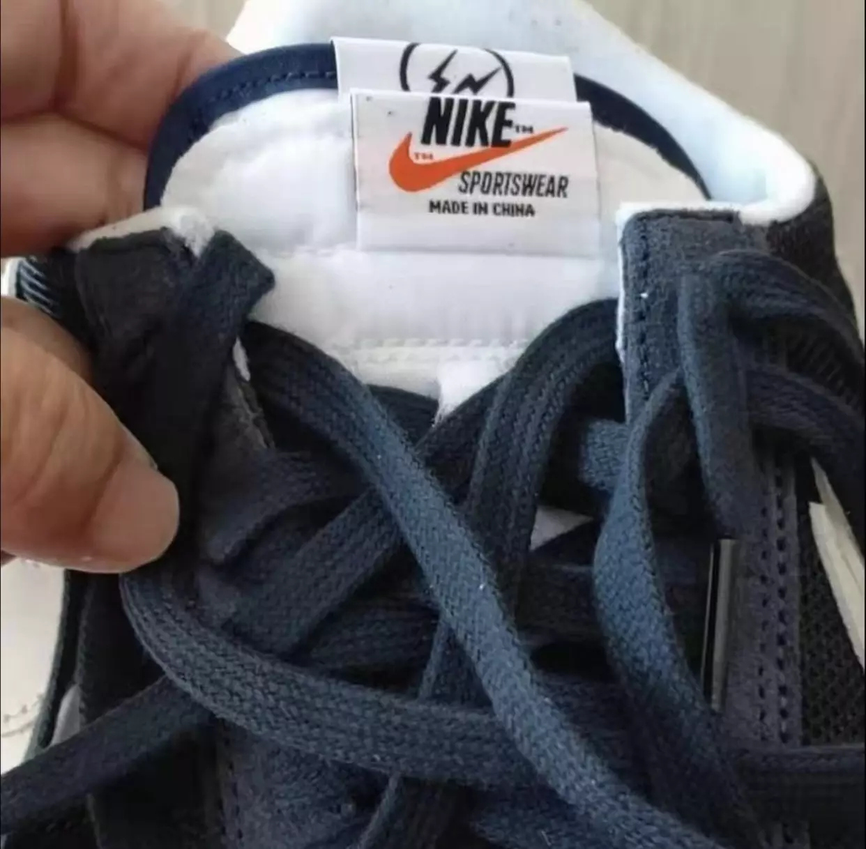 Fragment Sacai Nike LDWaffle DH2684-400 Buraxılış Tarixi Dil