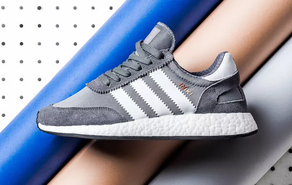 Adidas Iniki Runner Boost выпускае ў шэрым колеры