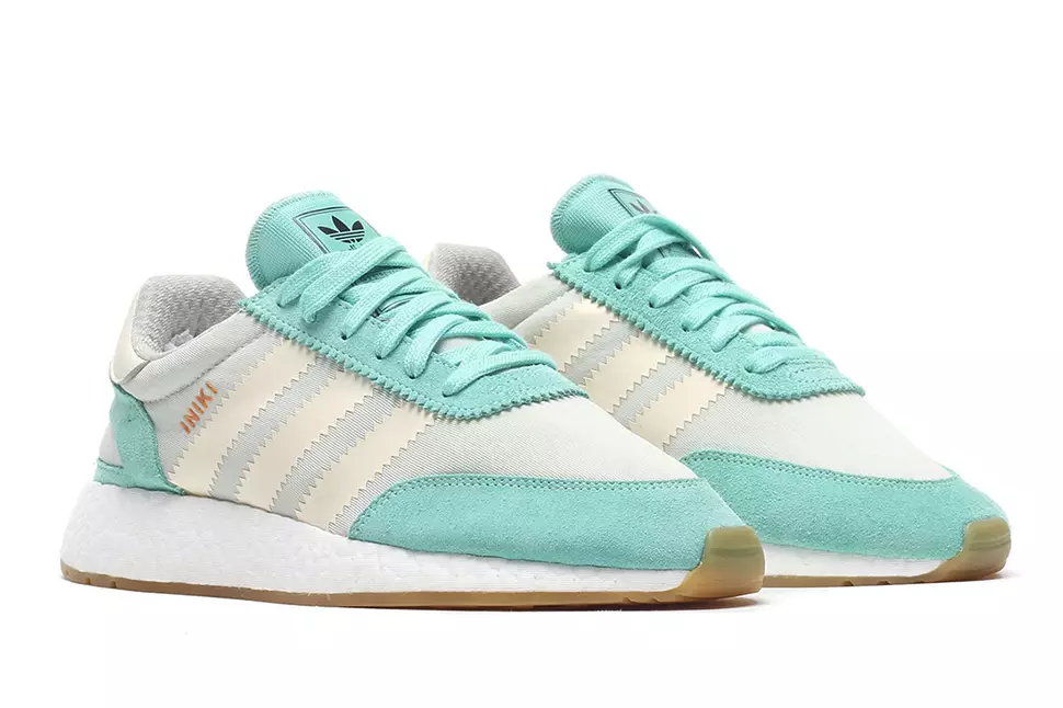 Adidas Iniki Runner Treisiú Earrach 2017