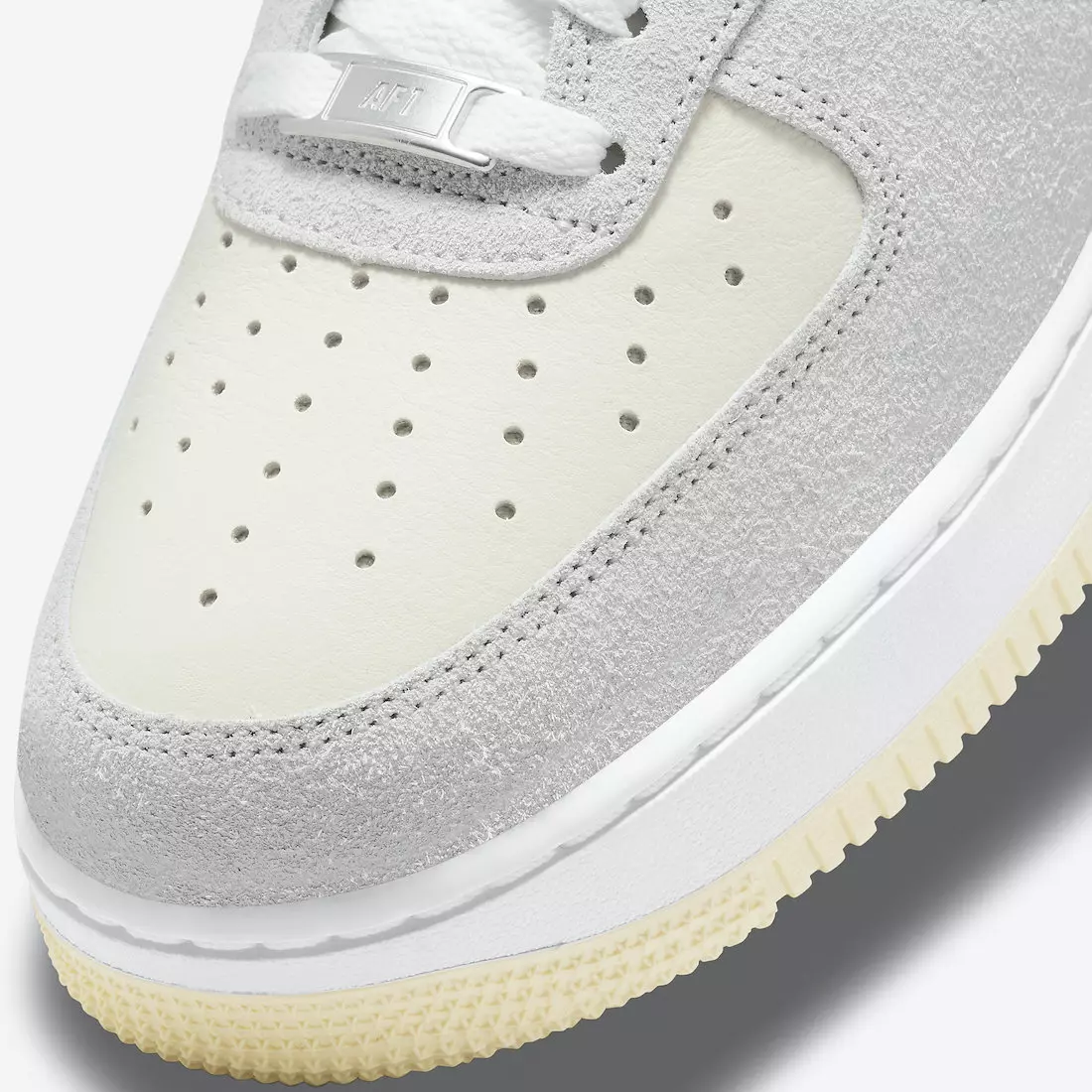 Neporaženi Nike Air Force 1 5 On It DM8461-001 Datum izlaska