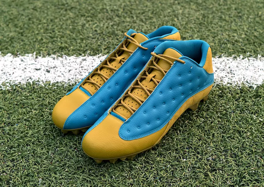 Jordan Mark Sportler Fir Debut personaliséiert Air Jordan 13 PE Cleats PE Dëse Weekend 46969_3