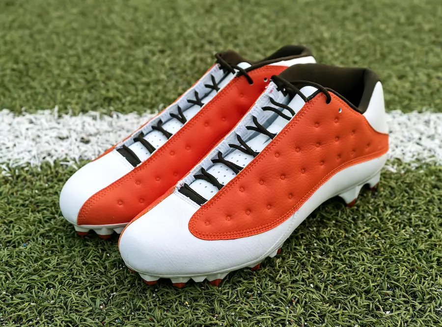 Jordan Mark Sportler Fir Debut personaliséiert Air Jordan 13 PE Cleats PE Dëse Weekend 46969_4