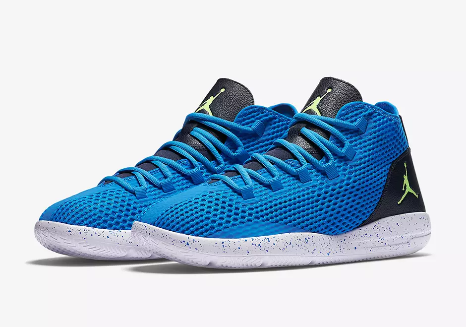 Jordan Reveal Foto Blu