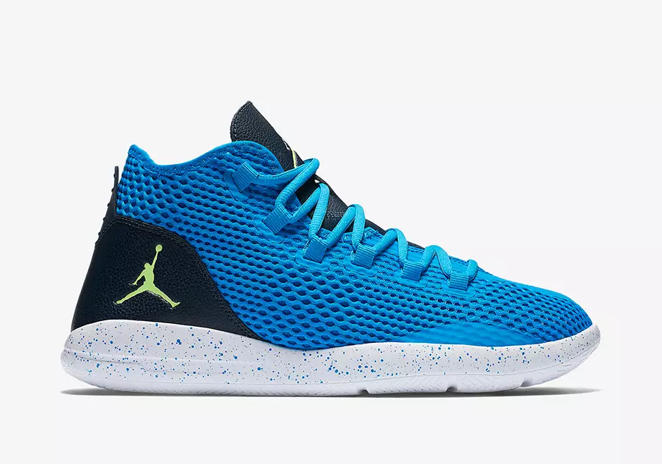 Jordan Reveal Foto Blu