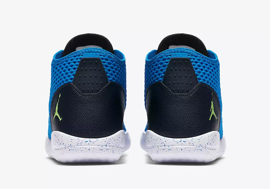 Jordan Reveal Foto Blu