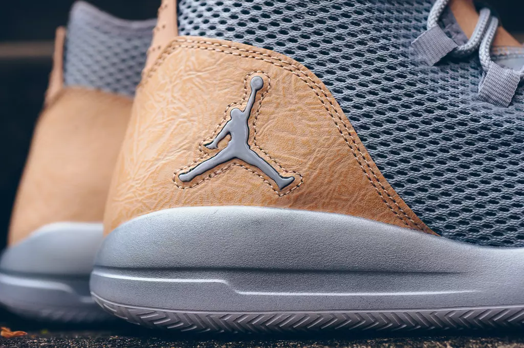 Jordan Reveal Premium Wolf Gray