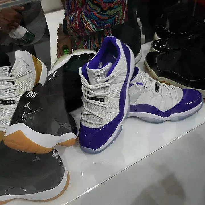 Air Jordan 11 Aşağı Ağ Bənövşəyi