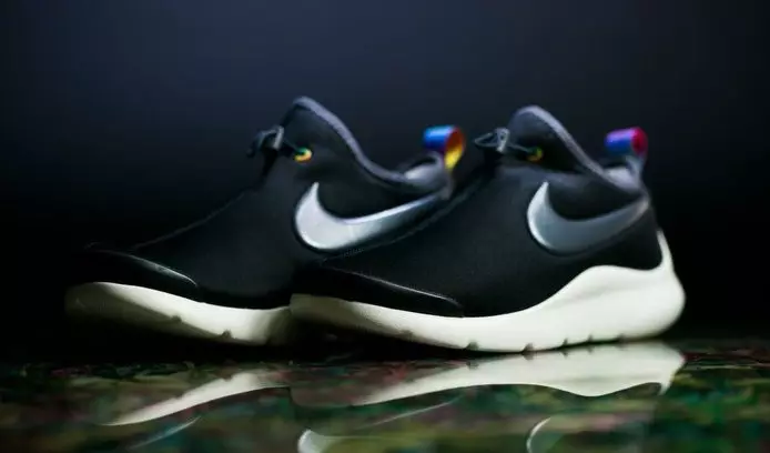 Nike Aptare SE Anthracite Sail Rainbow Heel Tab