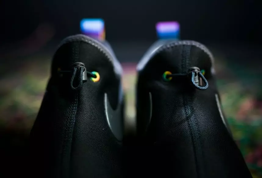 Nike Aptare SE Anthracite Sail Rainbow Heel Tab