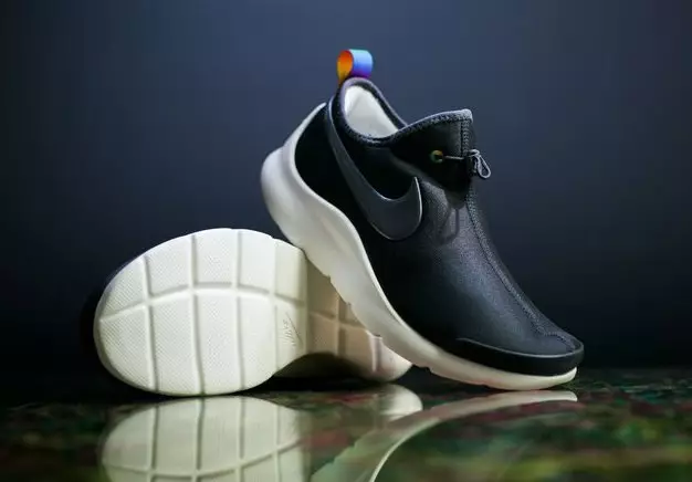 Nike Aptare SE Anthracite Sail 레인보우 힐 탭