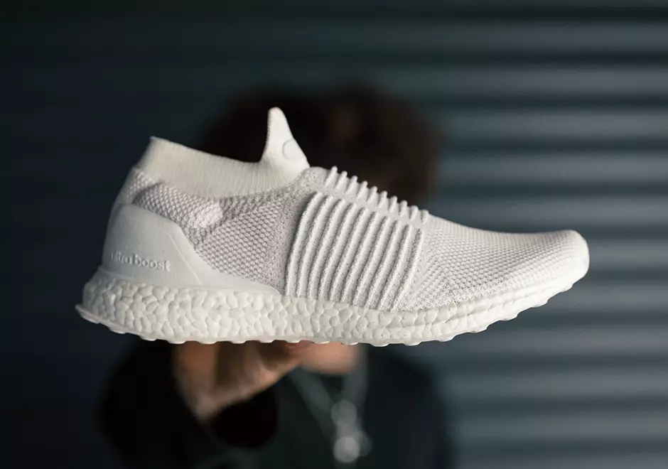 إصدار أديداس Ultra Boost Laceless في سبتمبر