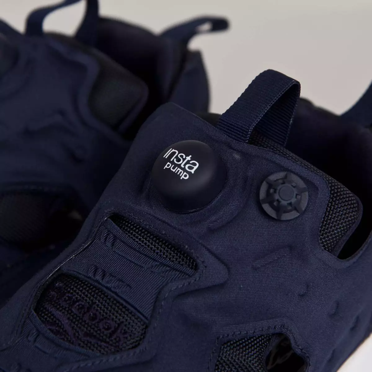 Reebok Insta Pump Fury OG ရေတပ်