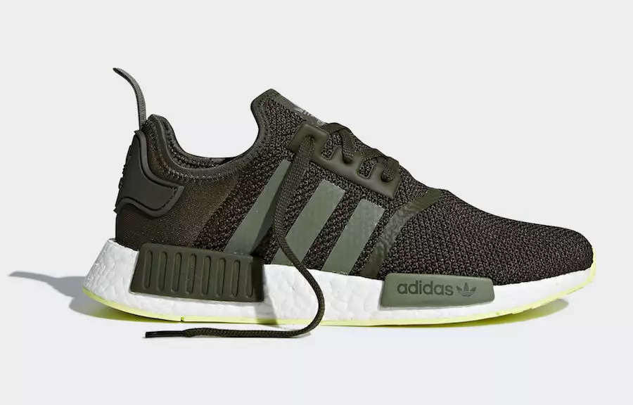 adidas NMD R1 en Night Cargo con suelas amarillas semi congeladas