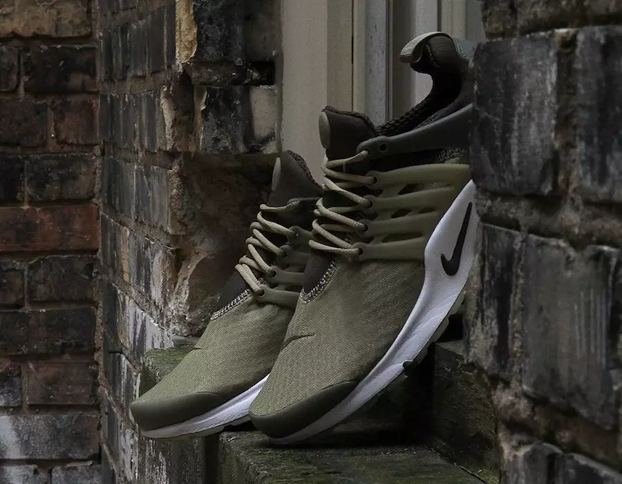 Nike Air Presto Essential se lansează în