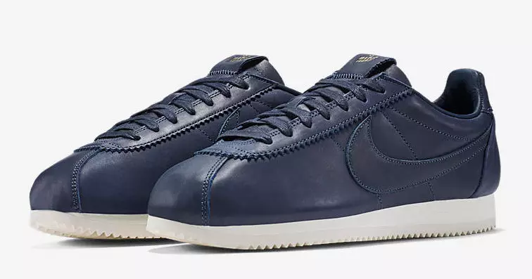 Nike Classic Cortez ပရီမီယံအထုပ်