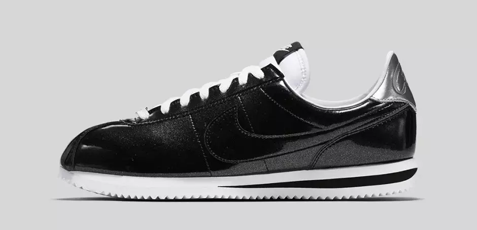 חבילת עור פטנט פרימיום של Nike Cortez Basic