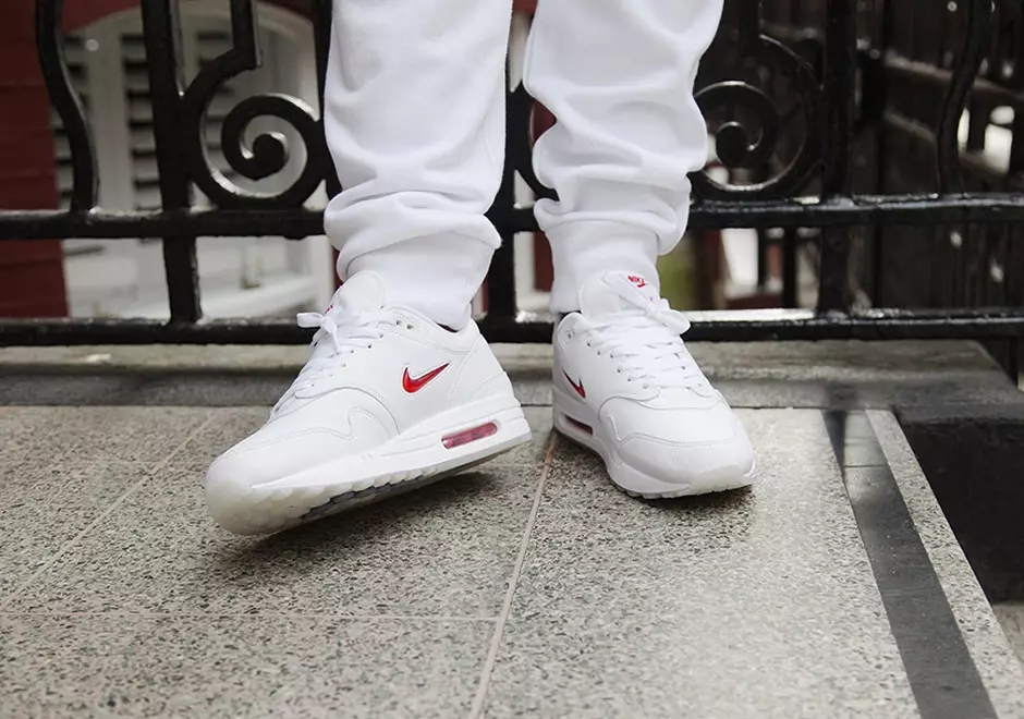 Nike Air Max 1 Jewel Swoosh Blanc Rouge 2017 Retro