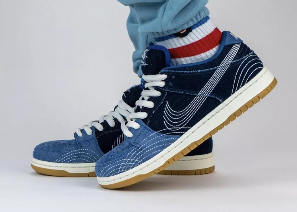 Nike SB Dunk Low Sashiko Denim Gum CV0316-400 2020 تاريخ الإصدار على القدمين