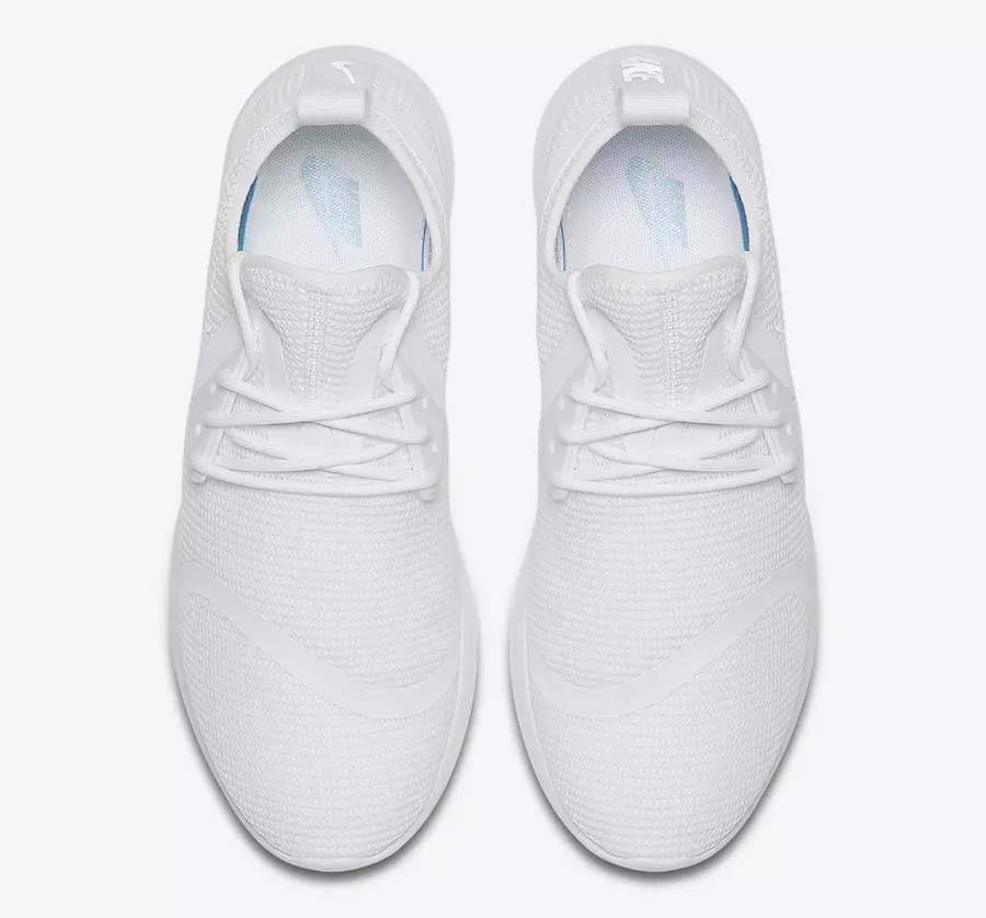 Nike LunarCharge Гурвалсан цагаан амьсгалж байна