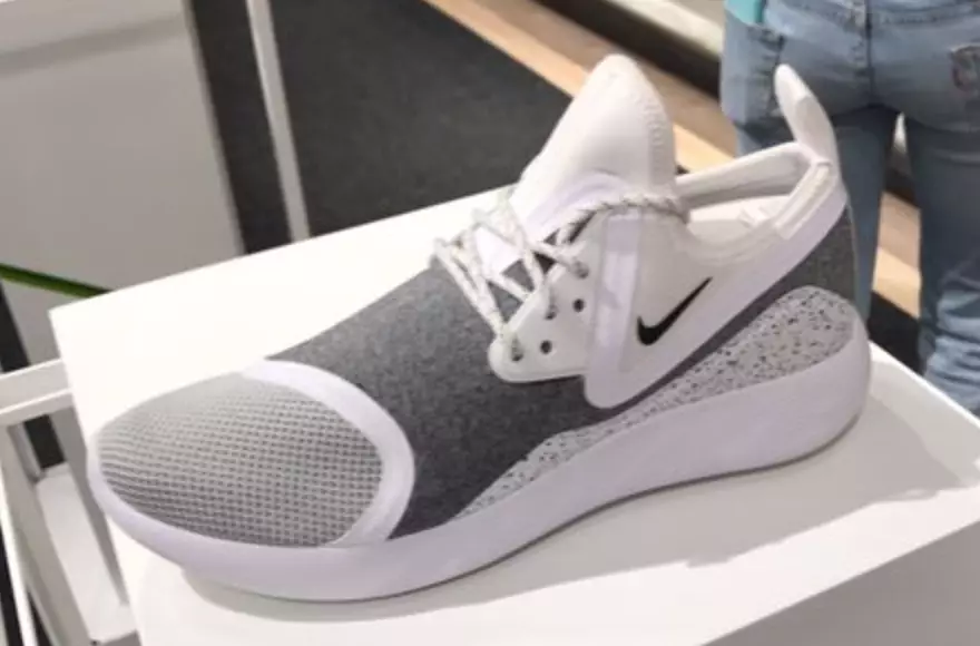 Nike LunarCharge Air Max Renk Yolları