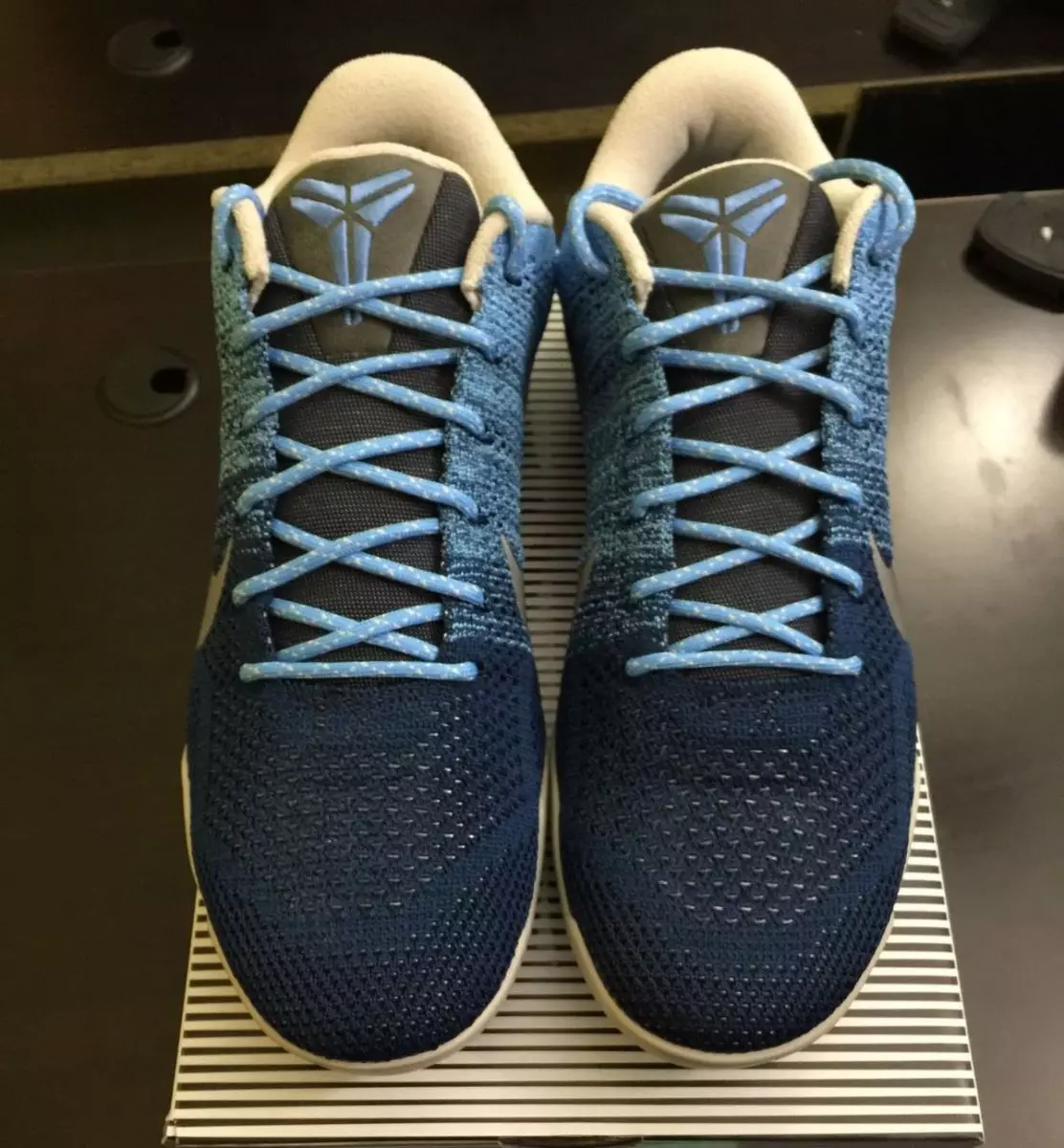 Nike Kobe 11 Brave Blau