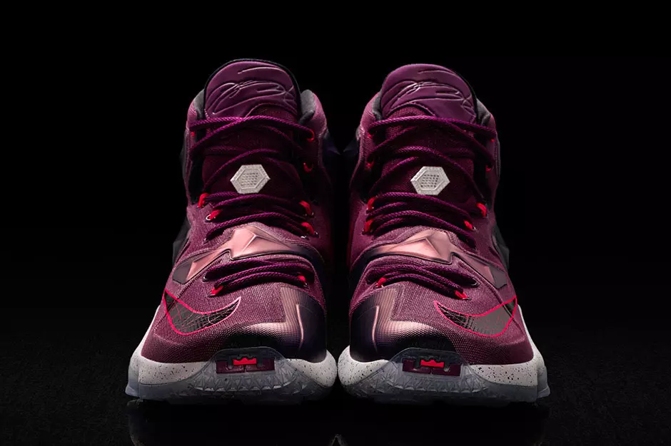 Nike LeBron 13 ကို The Stars တွင် ရေးသားခဲ့သည်။