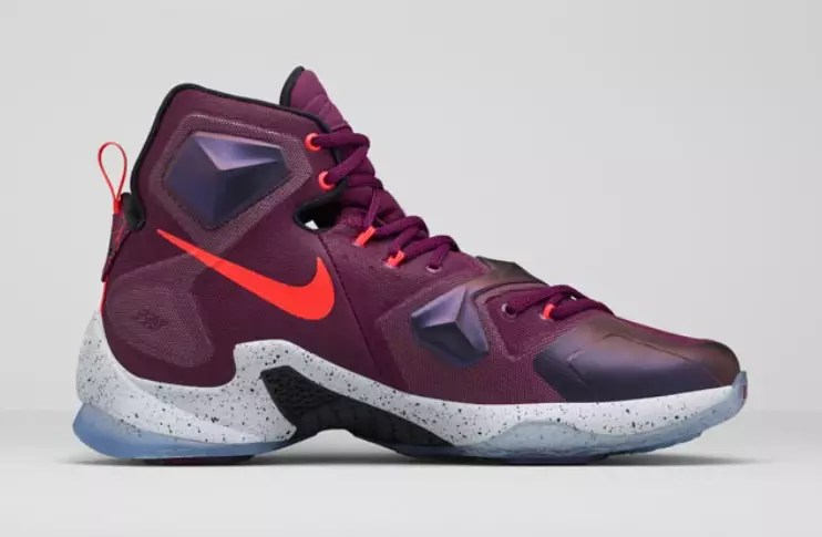 Geschriwwen an de Stars Nike LeBron 13