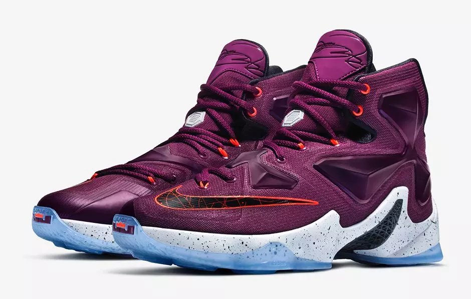 LeBron 13 Ulduzlarda yazılmışdır