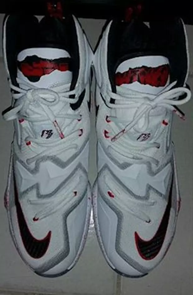 Nike LeBron 13 יום שישי ה-13 ליל כל הקדושים