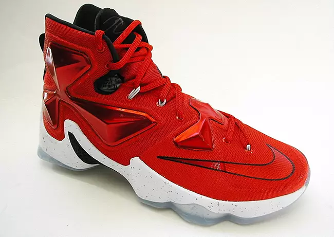 Away Nike LeBron 13 בנימצא