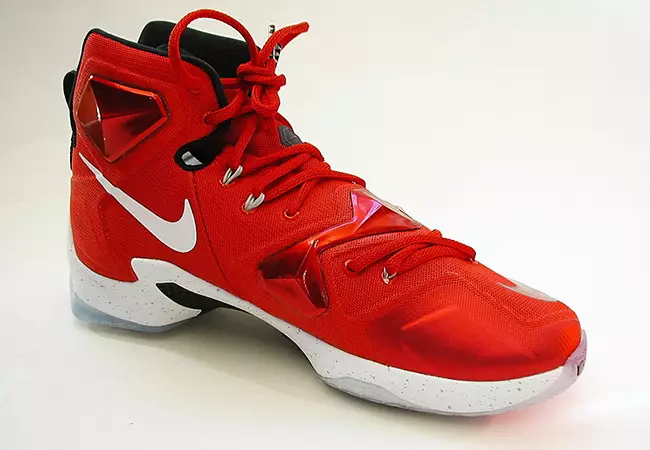 Deplasman Nike LeBron 13 Mevcut