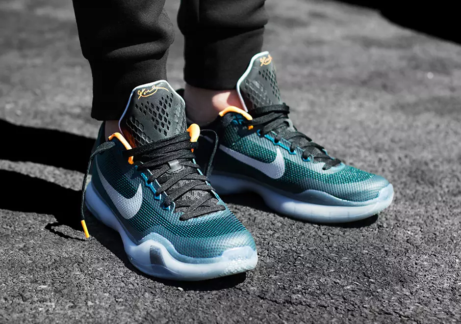 Nike Kobe 10 "Flight" Photos sur les pieds