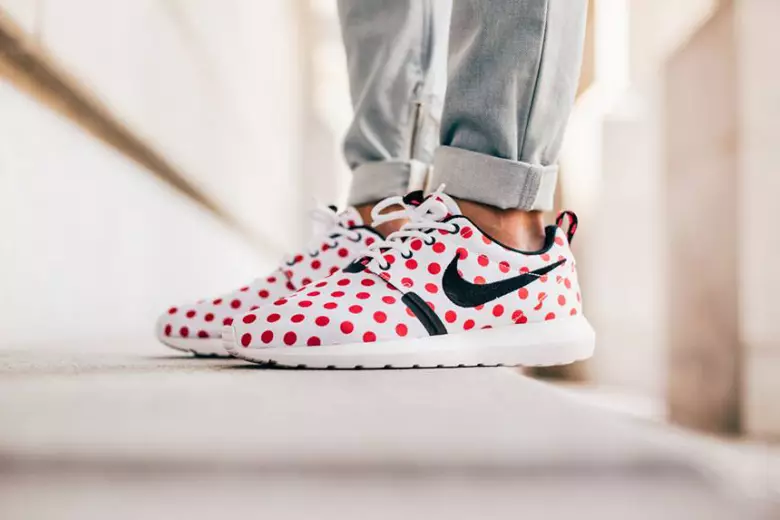 Nike Roshe NM nuqta to'plami