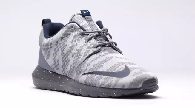 Nike Roshe NM FB сірий камуфляж