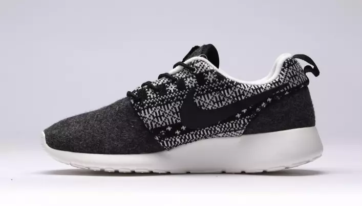 Áo len Nike Roshe One Winter