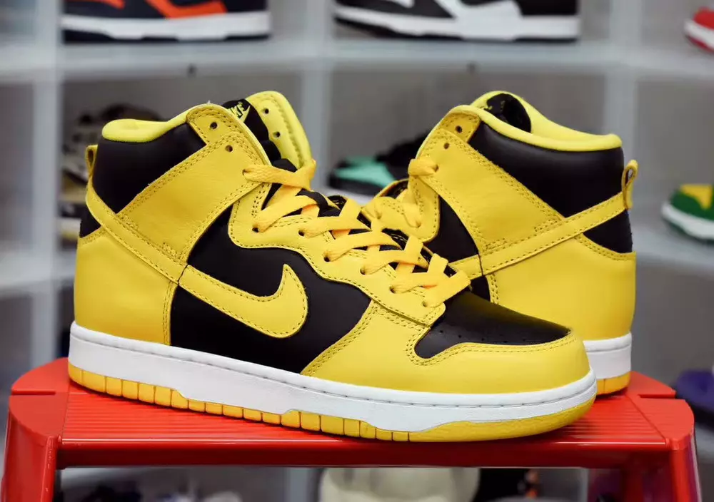 Nike Dunk High Nero Varsity Maize CZ8149-002 Data di rilascio