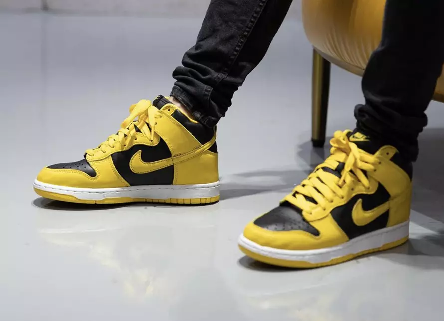 Nike Dunk High Varsity kukurūzai CZ8149-002 Išleidimo data ant kojų