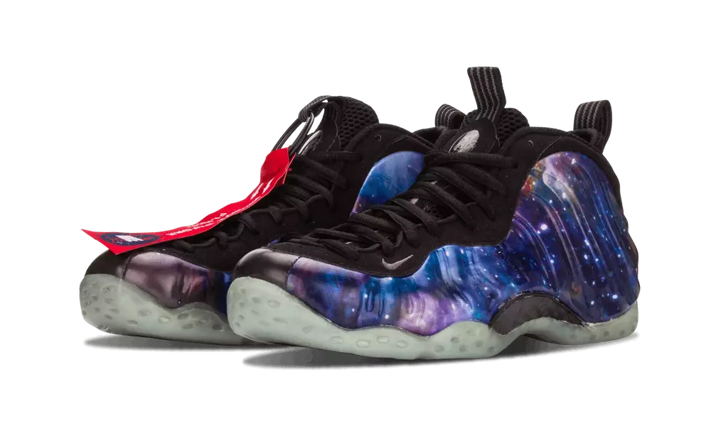 Galaxy Foams супраць Tokyo 23 Air Jordan 5