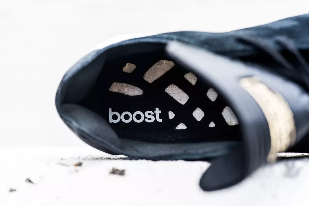 أديداس Busenitz Pure Boost أسود أبيض